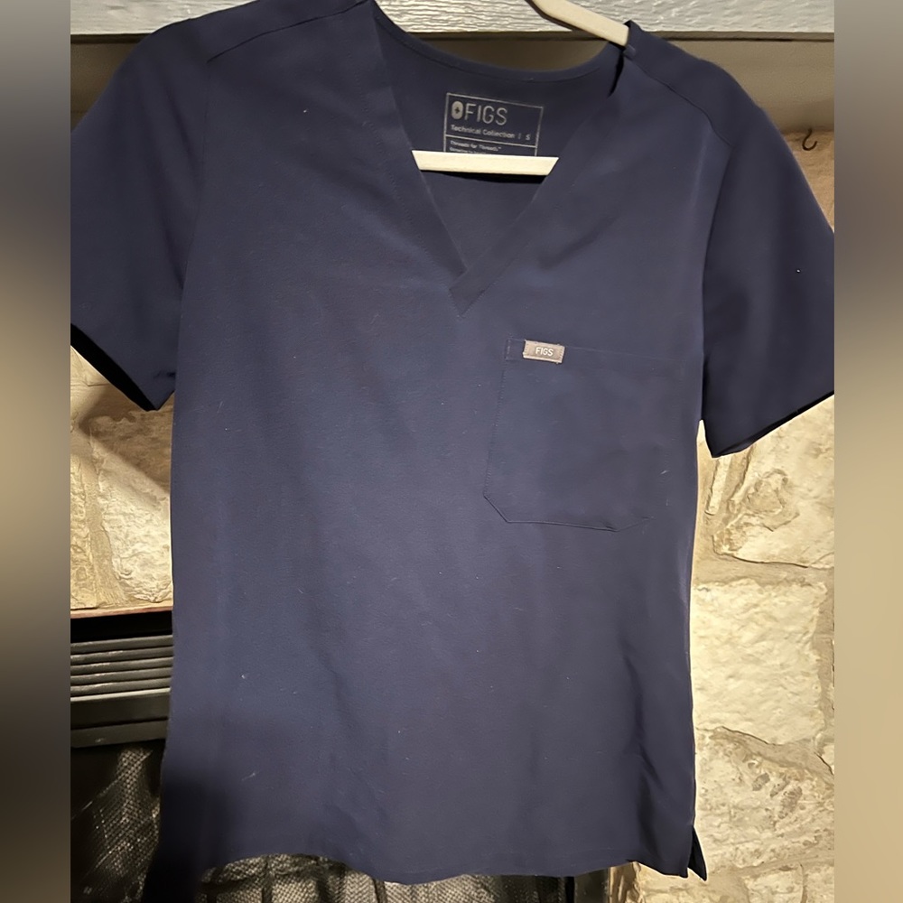 Catarina one pocket scrub top small navy